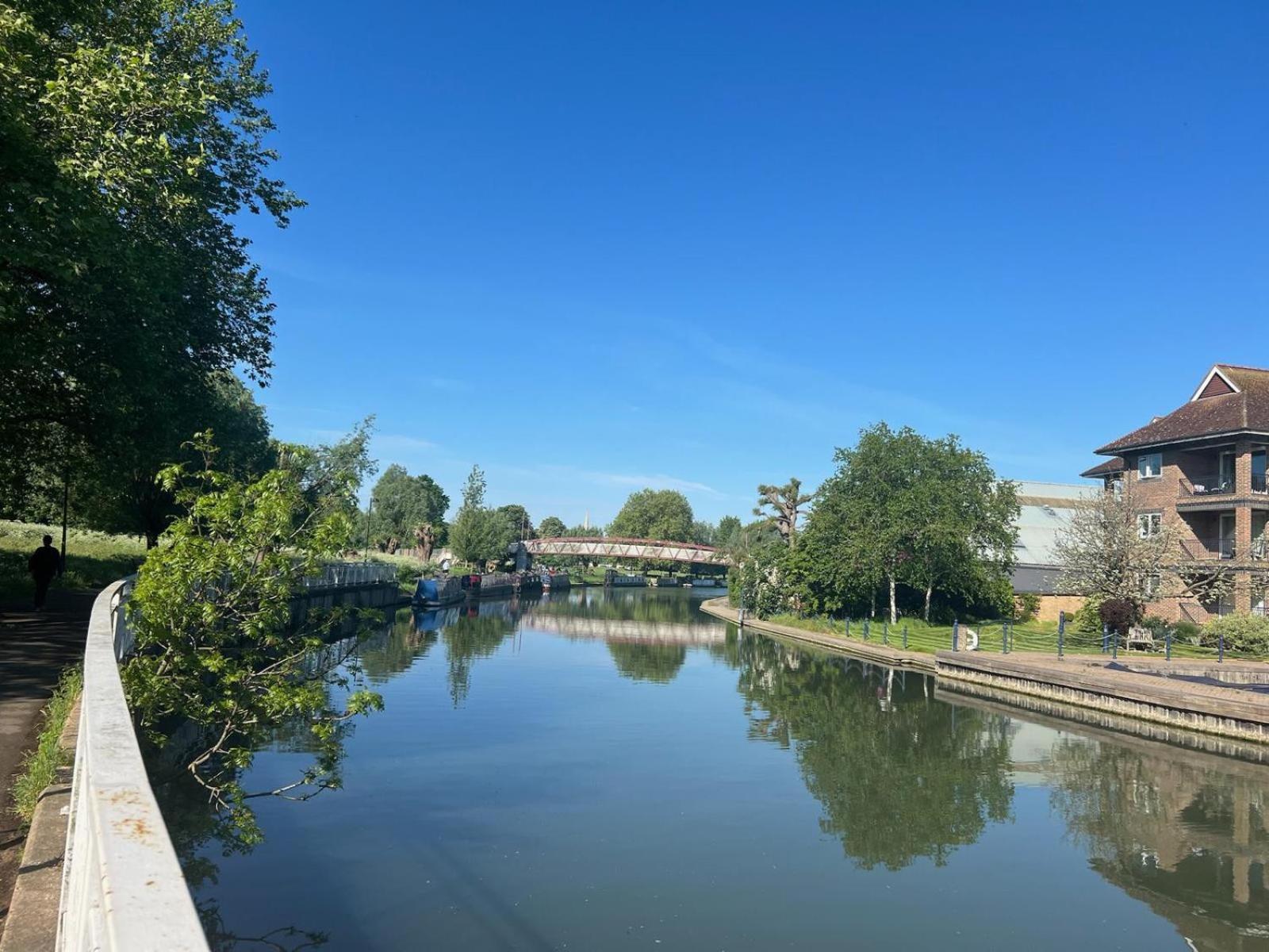 Centre, Sleeps 7, Stunning Views & Parking, Interconnected Long Work Contractor Leisure, Diamond Penthouse