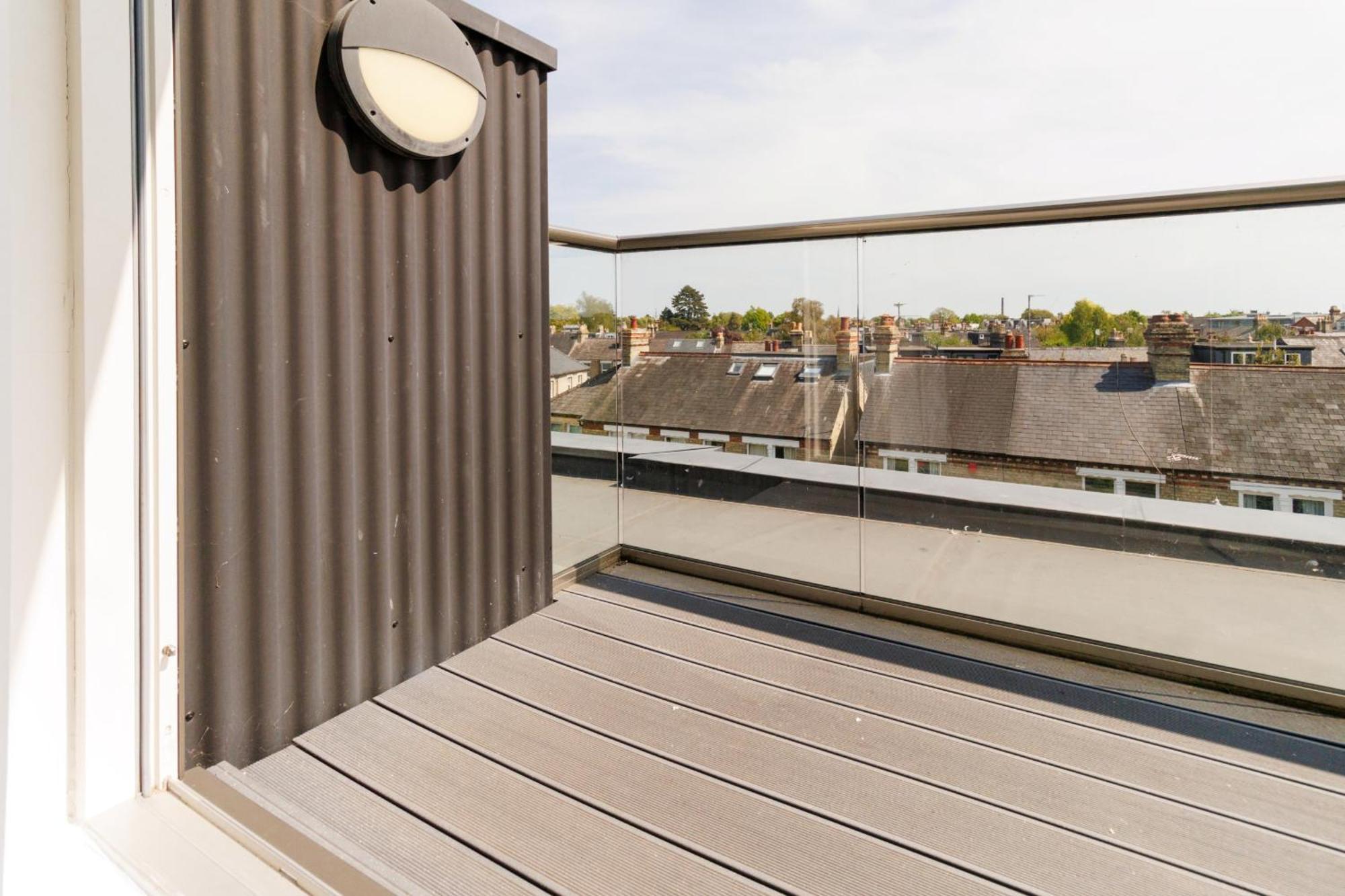 Apartemen Centre, Sleeps 7, Stunning Views & Parking, Interconnected Long Work Contractor Leisure, Diamond Penthouse *