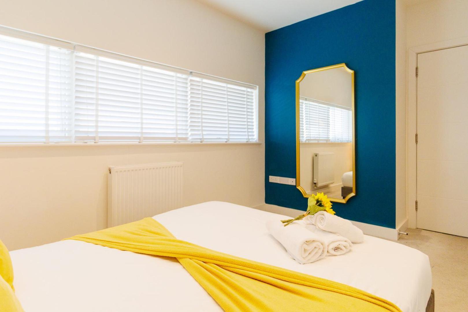 Apartemen Centre, Sleeps 7, Stunning Views & Parking, Interconnected Long Work Contractor Leisure, Diamond Penthouse *